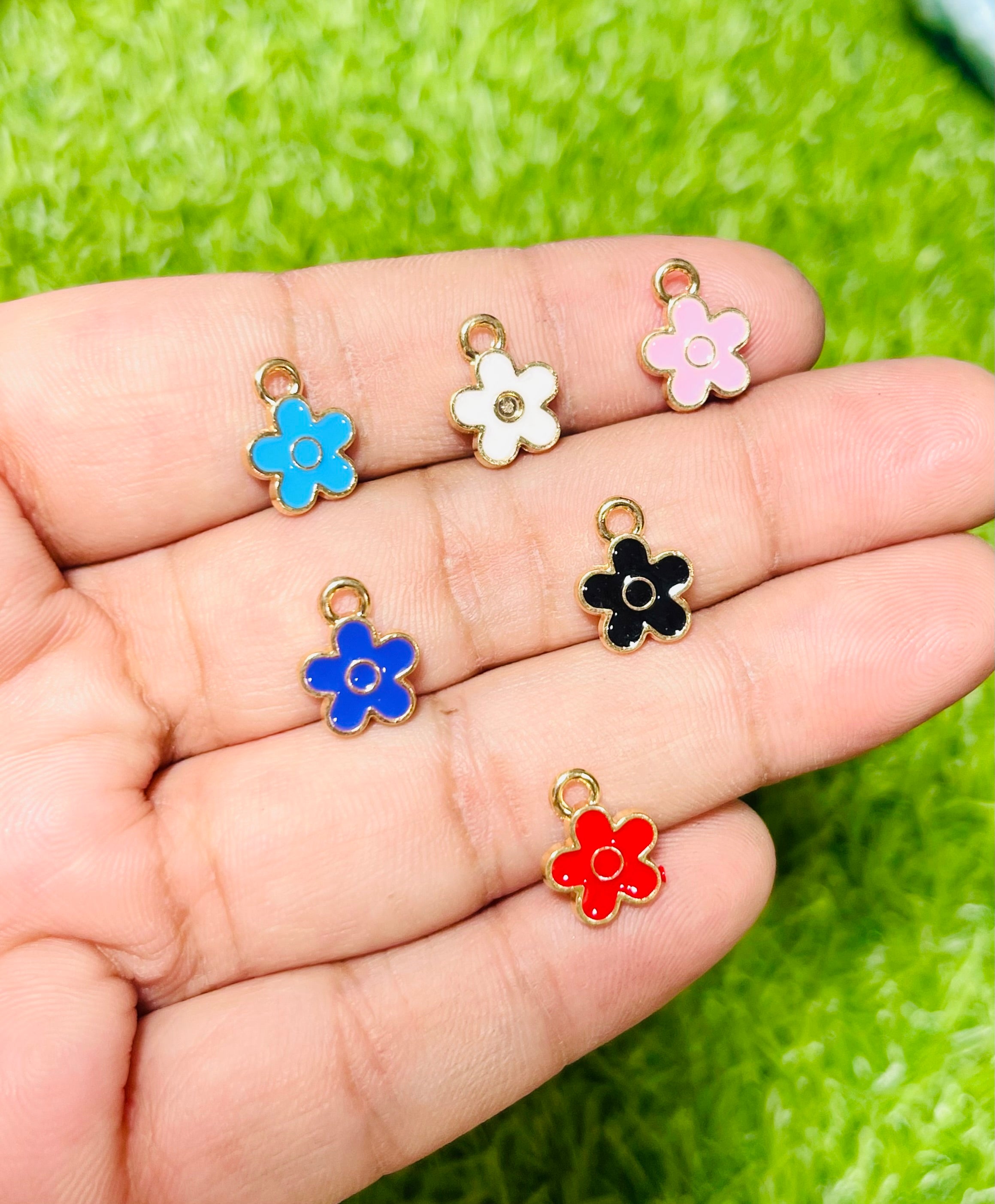 Flower charms 6 pcs
