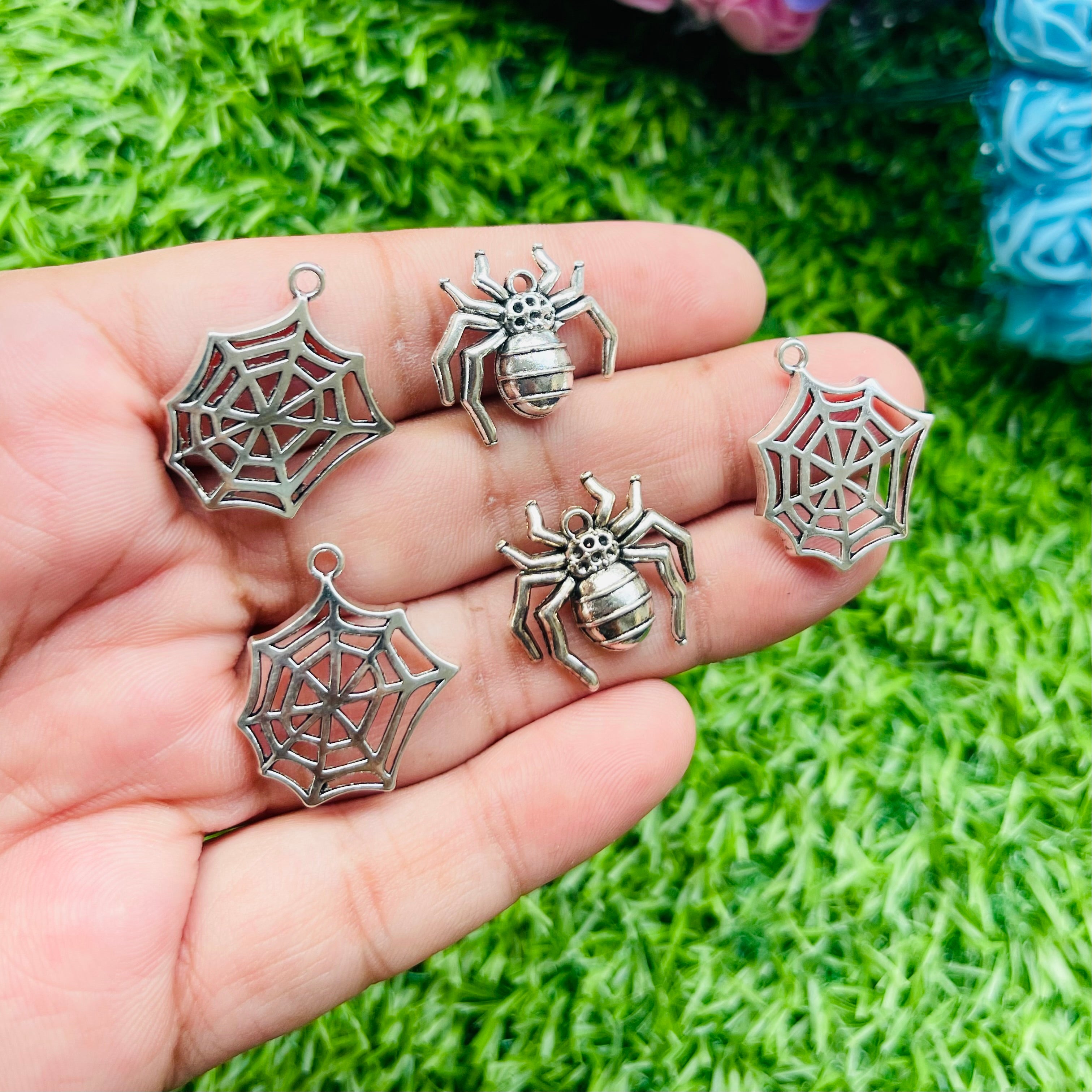 Charms pendant