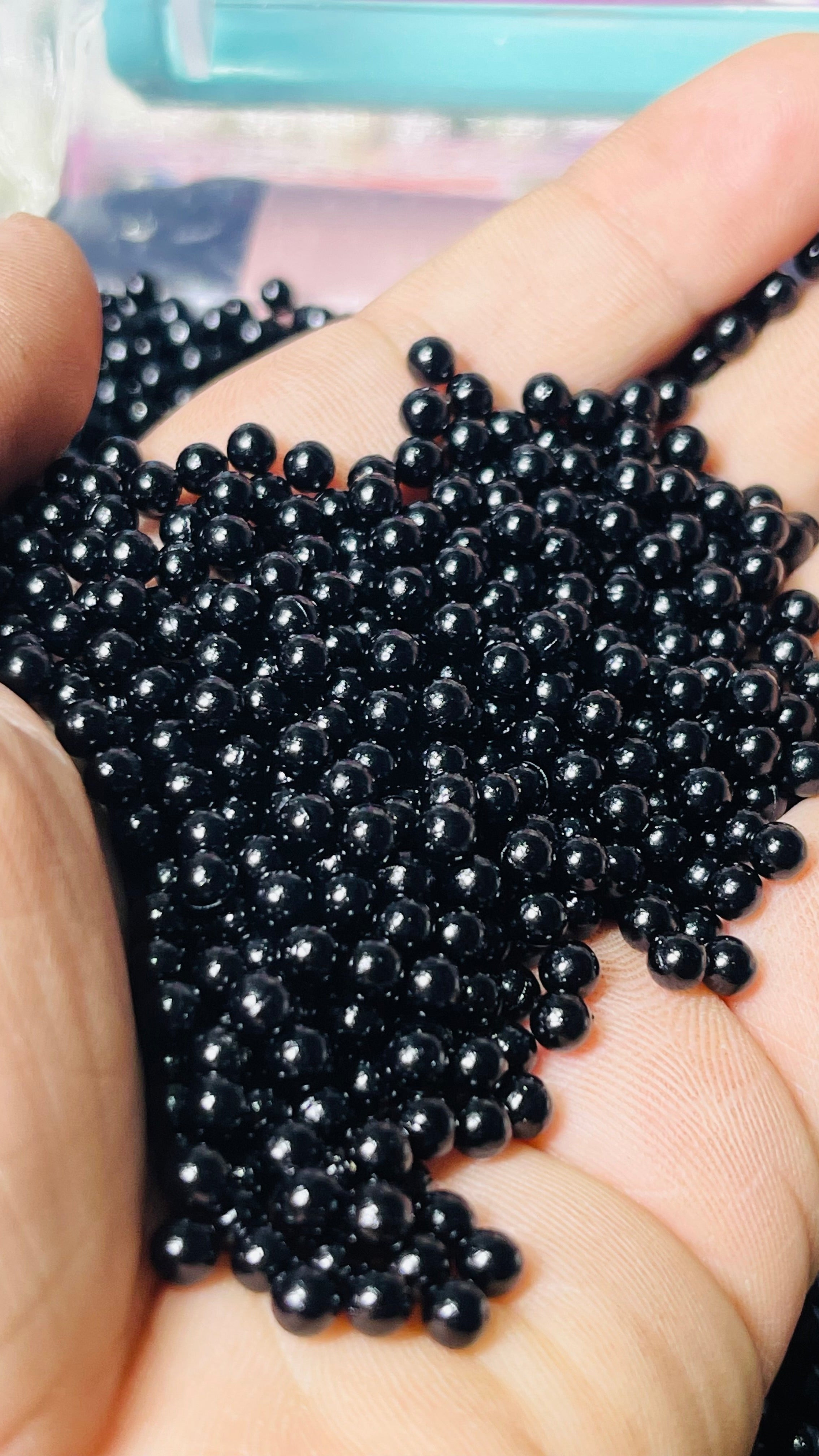 Pearl beads black 4mm