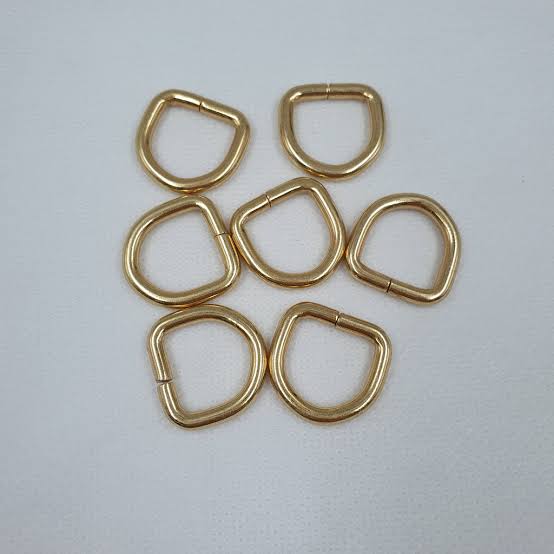 Golden D hook